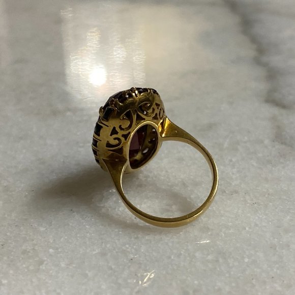 Heavy Antique 18K Yellow Gold Ring with Large Natural Garnet - Picture 9 of 12